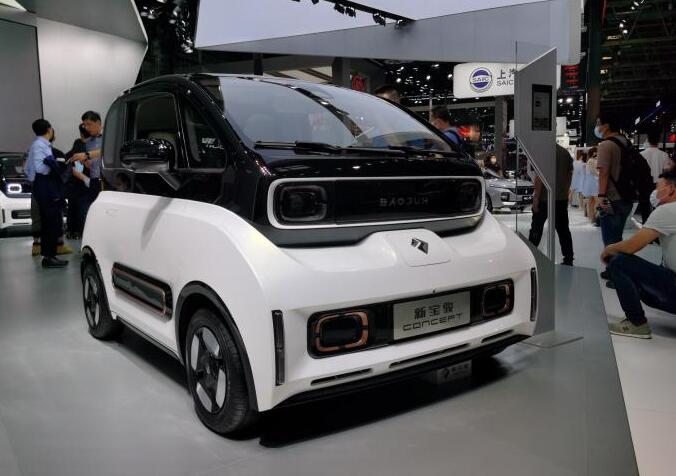 新宝骏E300Plus概念车