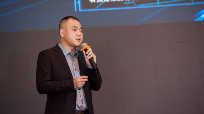 欧航R pro自动挡超级中卡全系产品南京上市 助推长三角区域物流高效发展