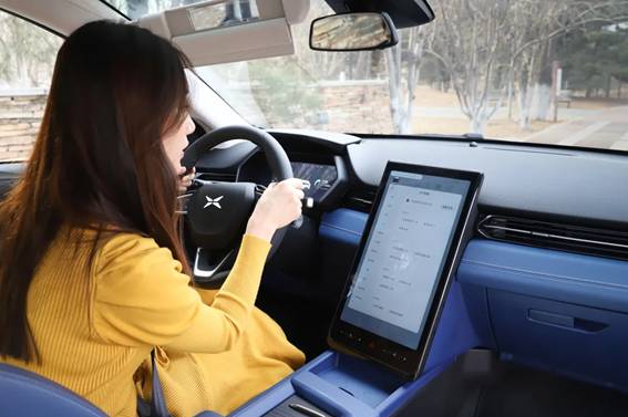 父母想给女儿买车做礼物,小鹏G3i比AION Y PLUS更合适