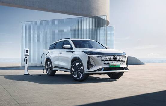 第三代CS75PLUS智电iDD带电而来携200万辆热销之势的CS75再迎品牌向上